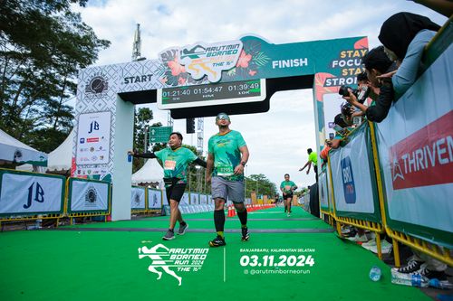 Race photo from Arutmin Borneo Run 2024
