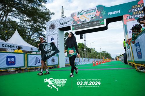 Race photo from Arutmin Borneo Run 2024