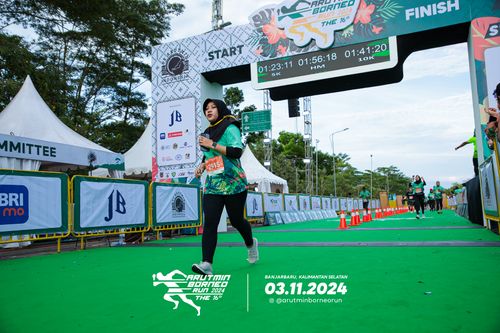 Race photo from Arutmin Borneo Run 2024