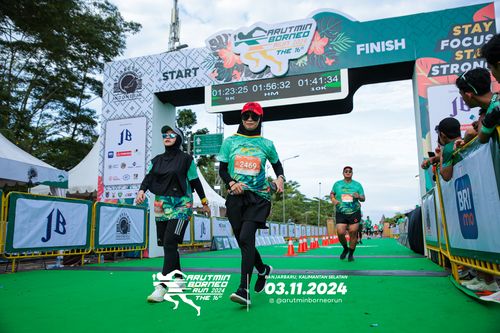 Race photo from Arutmin Borneo Run 2024