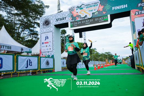 Race photo from Arutmin Borneo Run 2024