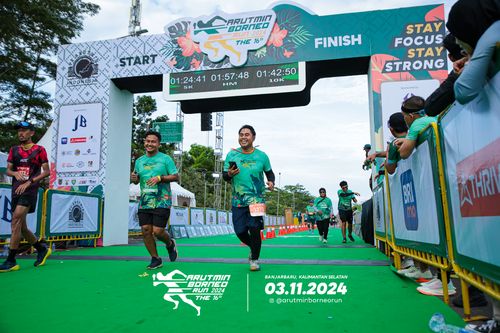 Race photo from Arutmin Borneo Run 2024