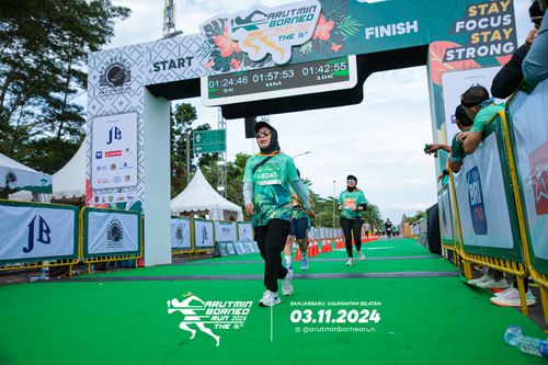 Race photo from Arutmin Borneo Run 2024