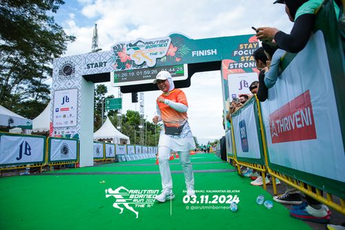 Race photo from Arutmin Borneo Run 2024