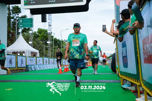 Race photo from Arutmin Borneo Run 2024