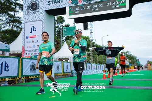 Race photo from Arutmin Borneo Run 2024