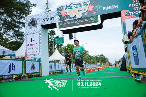 Race photo from Arutmin Borneo Run 2024