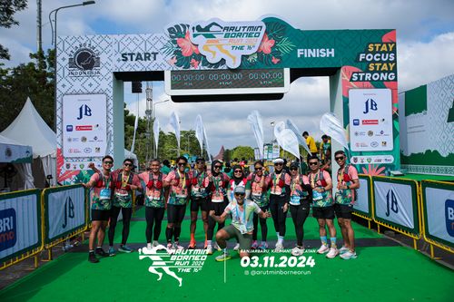 Race photo from Arutmin Borneo Run 2024