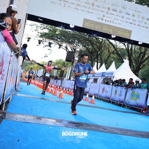 Race photo from BOGORUN 2026