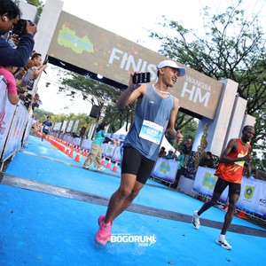 Race photo from BOGORUN 2026