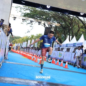 Race photo from BOGORUN 2026