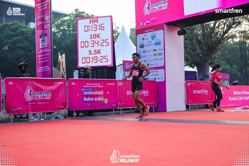 Race photo from Smartfren Run 2025 