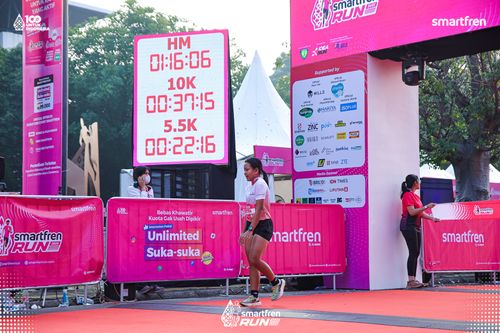 Race photo from Smartfren Run 2025 