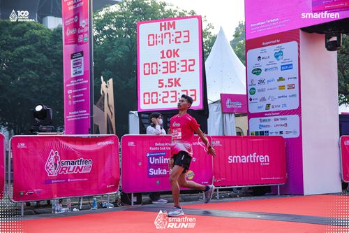 Race photo from Smartfren Run 2025 