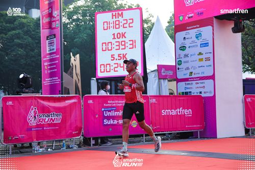 Race photo from Smartfren Run 2025 