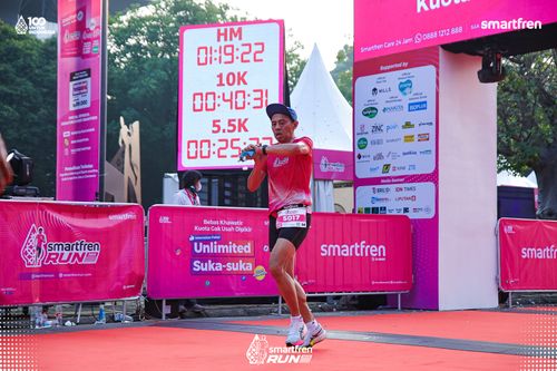 Race photo from Smartfren Run 2025 