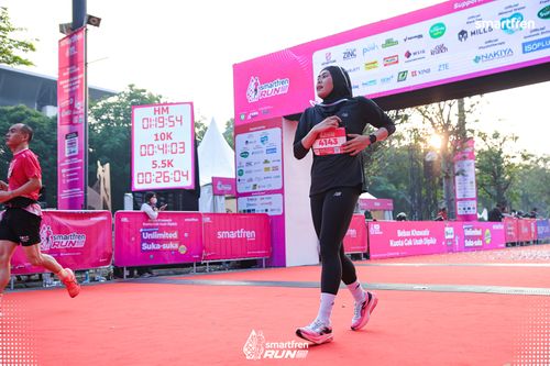Race photo from Smartfren Run 2025 