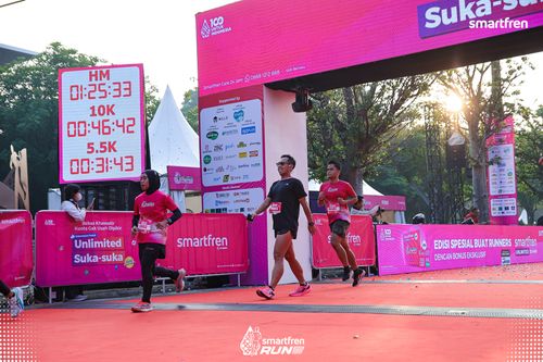 Race photo from Smartfren Run 2025 