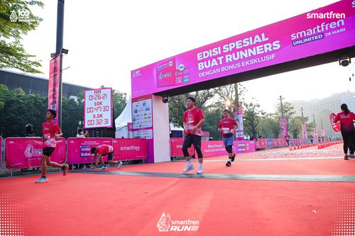 Race photo from Smartfren Run 2025 