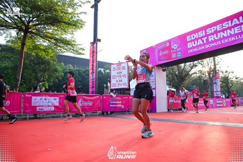 Race photo from Smartfren Run 2025 