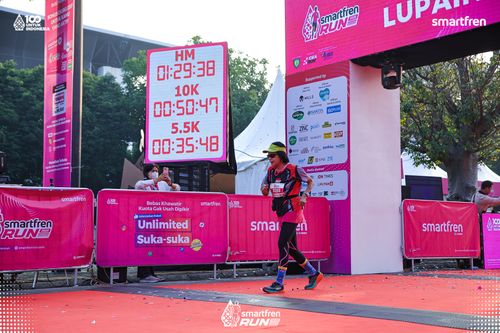 Race photo from Smartfren Run 2025 