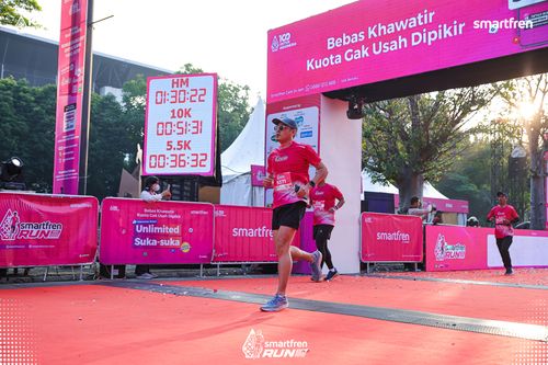 Race photo from Smartfren Run 2025 
