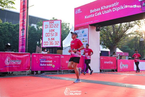 Race photo from Smartfren Run 2025 