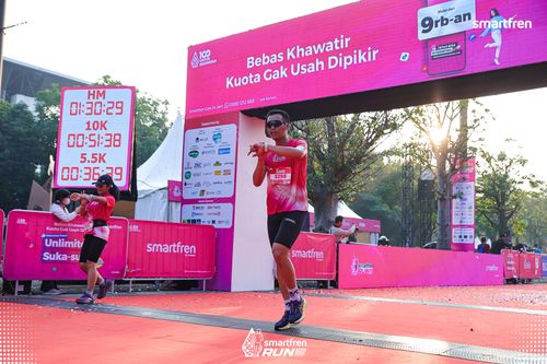 Race photo from Smartfren Run 2025 