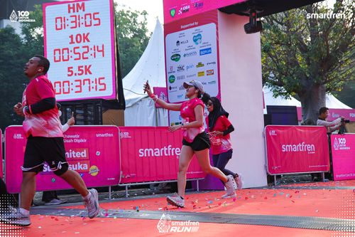 Race photo from Smartfren Run 2025 