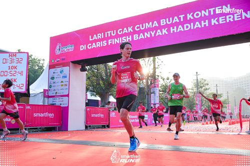 Race photo from Smartfren Run 2025 