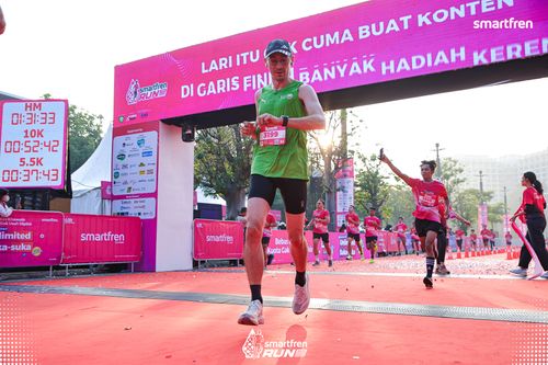 Race photo from Smartfren Run 2025 