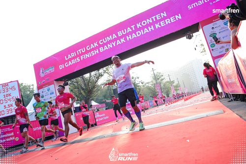 Race photo from Smartfren Run 2025 
