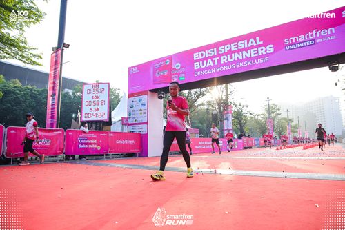 Race photo from Smartfren Run 2025 