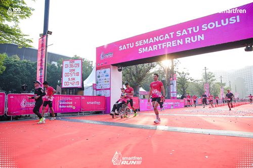 Race photo from Smartfren Run 2025 