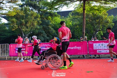 Race photo from Smartfren Run 2025 