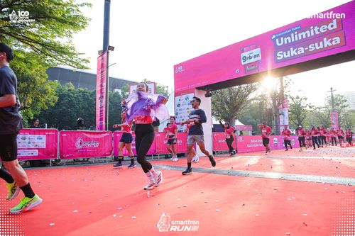 Race photo from Smartfren Run 2025 