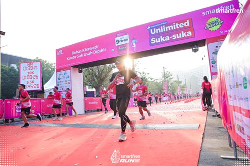 Race photo from Smartfren Run 2025 