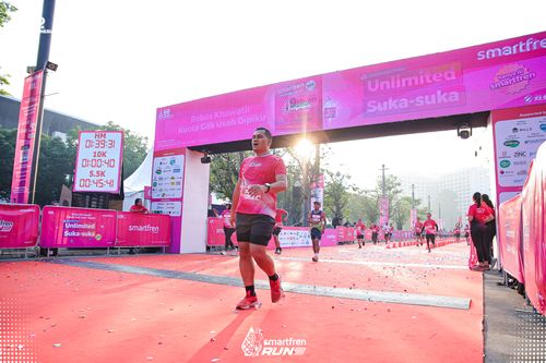 Race photo from Smartfren Run 2025 