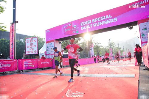 Race photo from Smartfren Run 2025 
