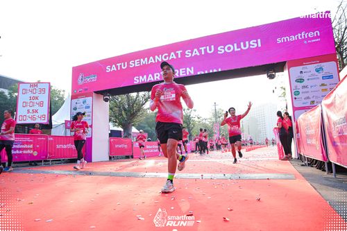 Race photo from Smartfren Run 2025 