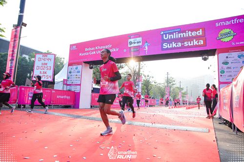 Race photo from Smartfren Run 2025 