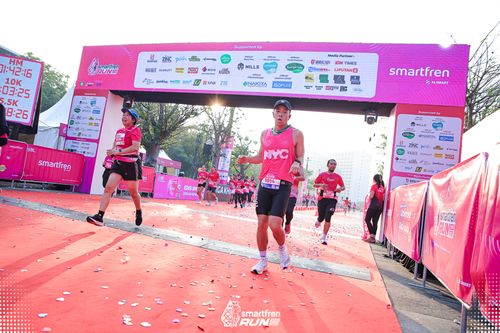 Race photo from Smartfren Run 2025 