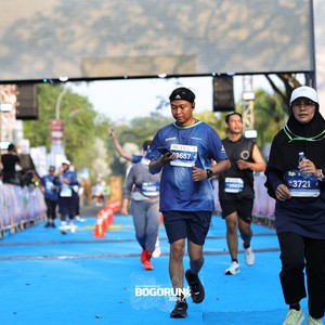 Race photo from BOGORUN 2026