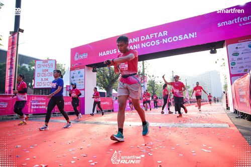Race photo from Smartfren Run 2025 