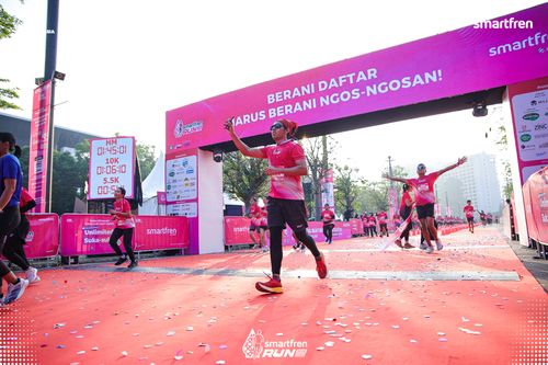 Race photo from Smartfren Run 2025 