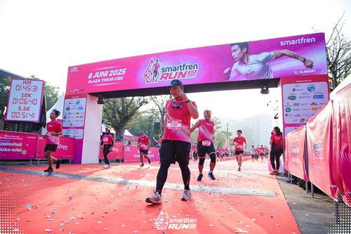 Race photo from Smartfren Run 2025 