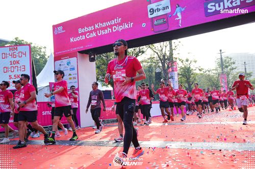 Race photo from Smartfren Run 2025 