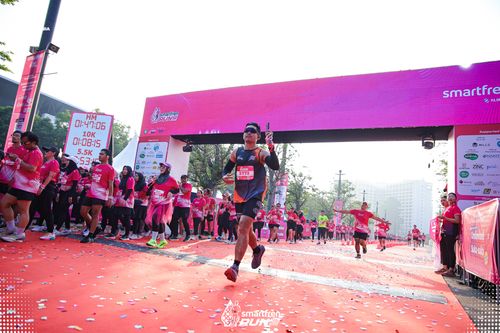 Race photo from Smartfren Run 2025 