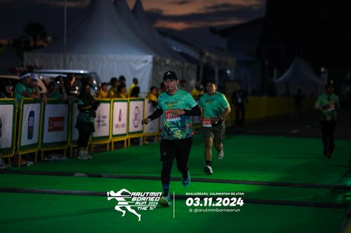 Race photo from Arutmin Borneo Run 2024