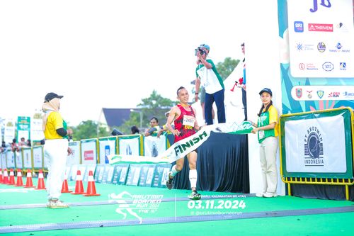Race photo from Arutmin Borneo Run 2024